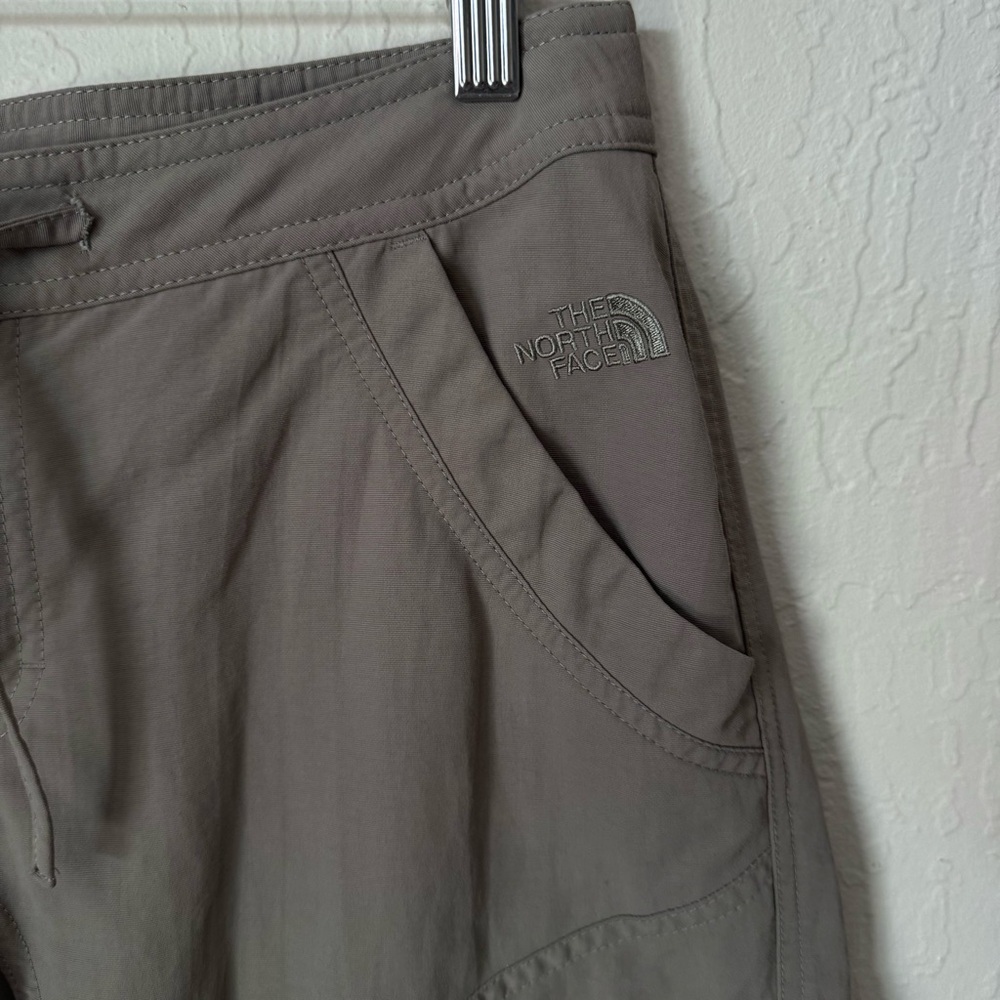 THE NORTH FACE Lot of 2 Women's Capris Long Shorts Cargos in Size 4 Khaki Tan - Picture 11 of 16